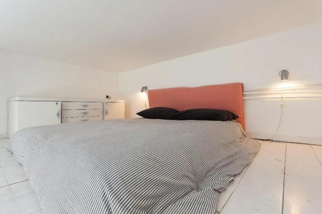 Apartment Ferienwohnung Cozy 4Th Floor In Monti Neighborhood Rom